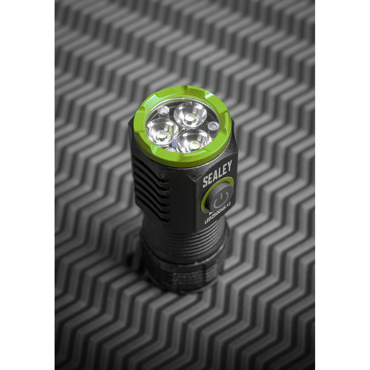 Super Beam 2500lm Rechargeable SMD LED 24W Pocket Light