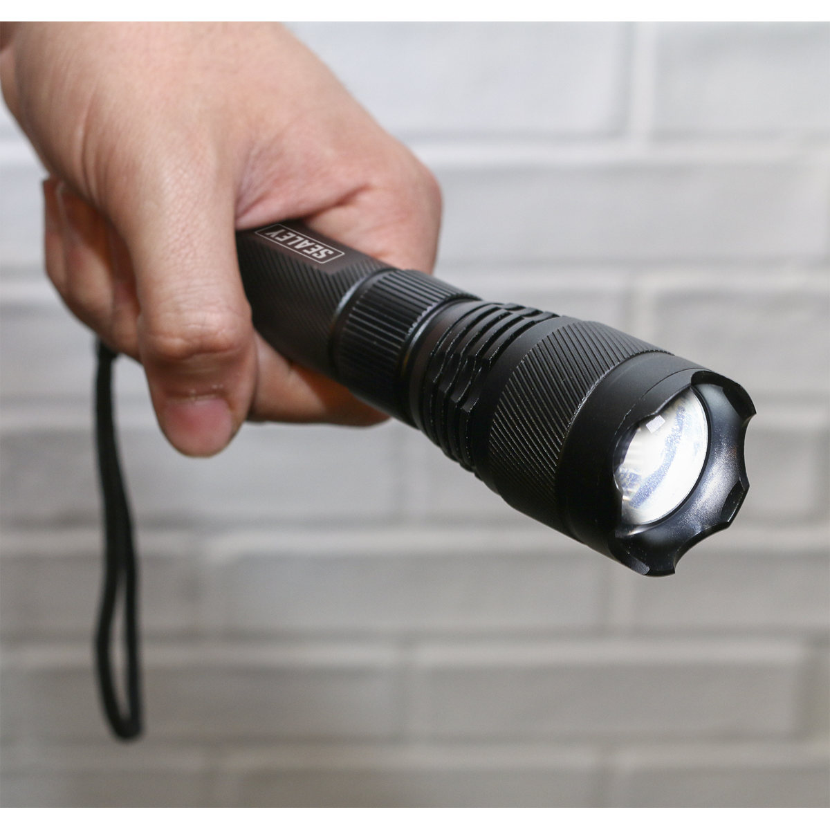 Rechargeable Aluminium Torch with Adjustable Focus 10W SMD LED