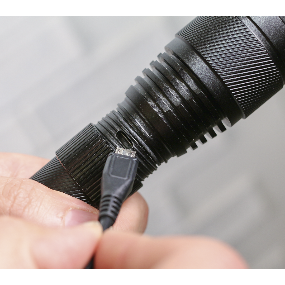 Rechargeable Aluminium Torch with Adjustable Focus 10W SMD LED