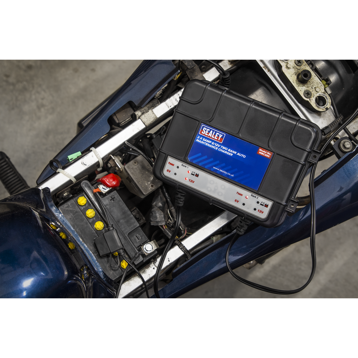6/12V 2 Bank Auto Maintenance Charger 10A (2 x 5A)
