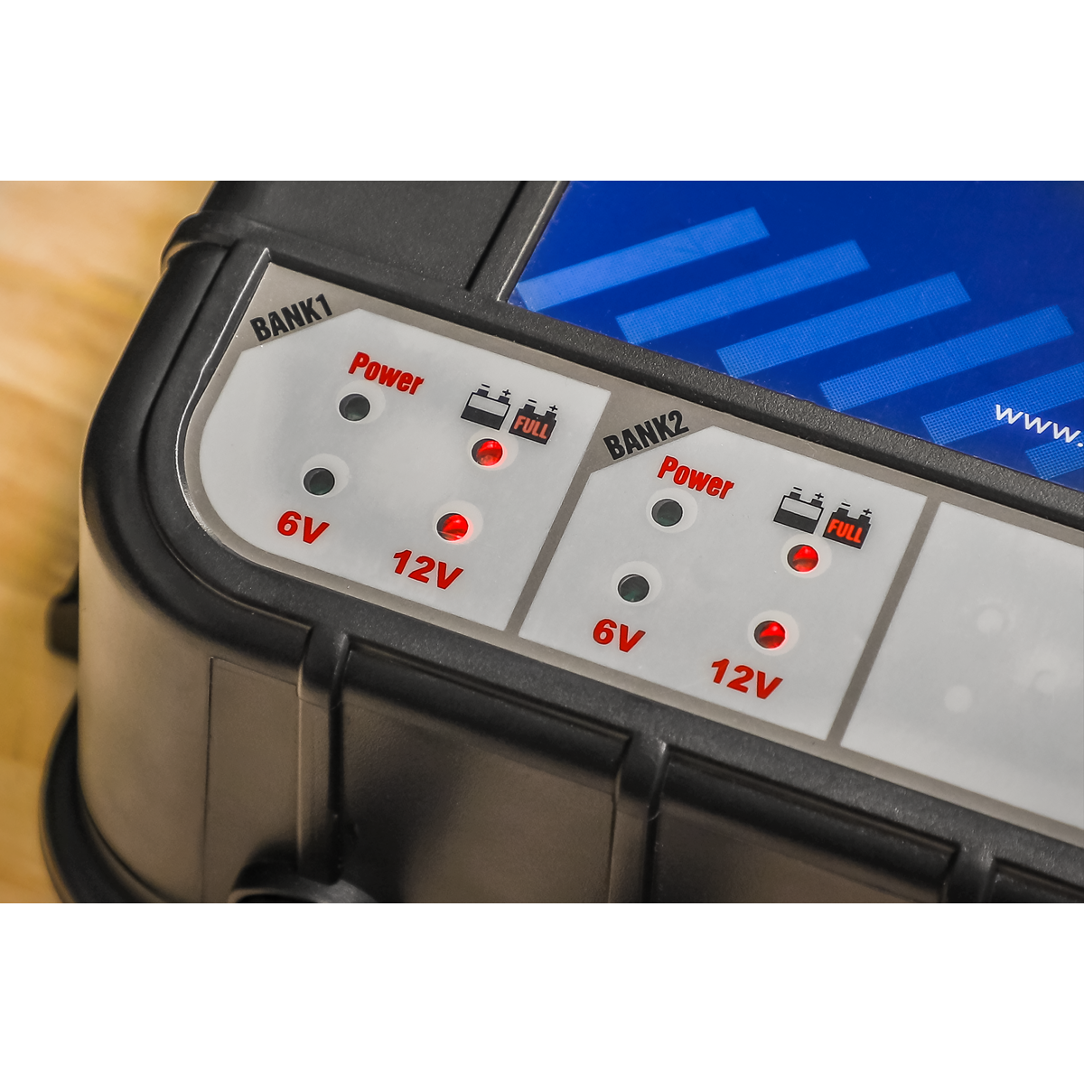 6/12V 4 Bank Auto Maintenance Charger 8A (4 x 2A)