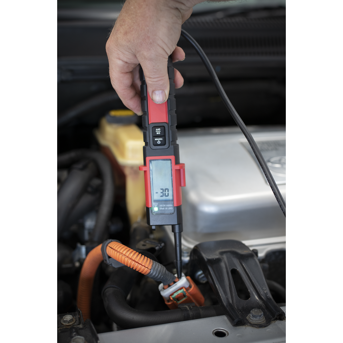 High Voltage CAT IV Tester for Hybrid/Electric Vehicles 1000V