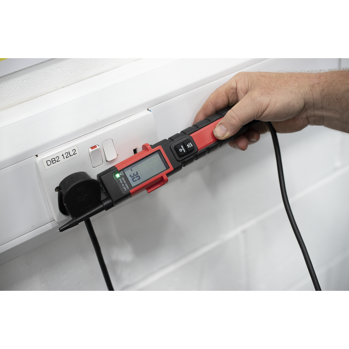 High Voltage CAT IV Tester for Hybrid/Electric Vehicles 1000V