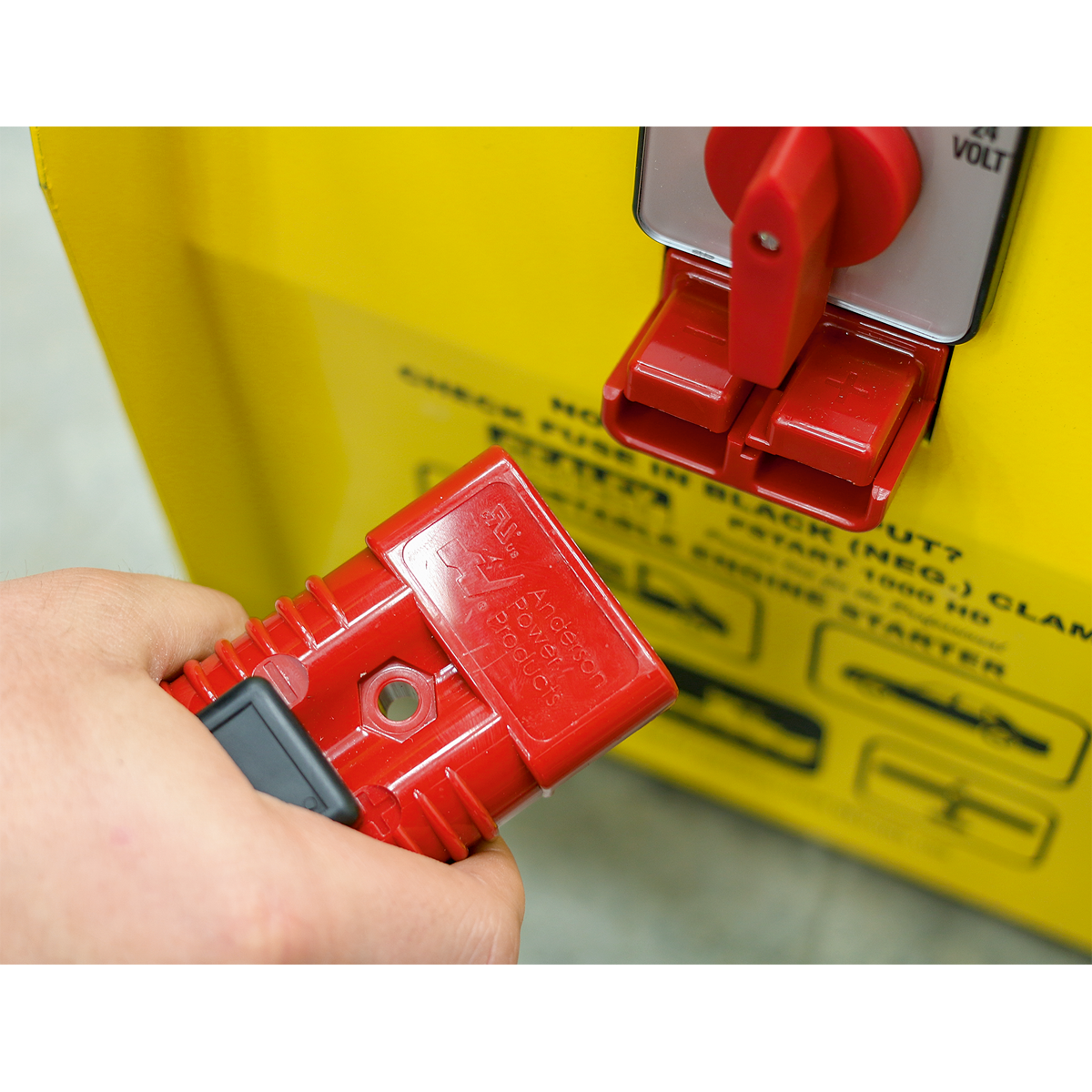 12/24V Emergency Heavy-Duty Jump Starter 1000hp Start