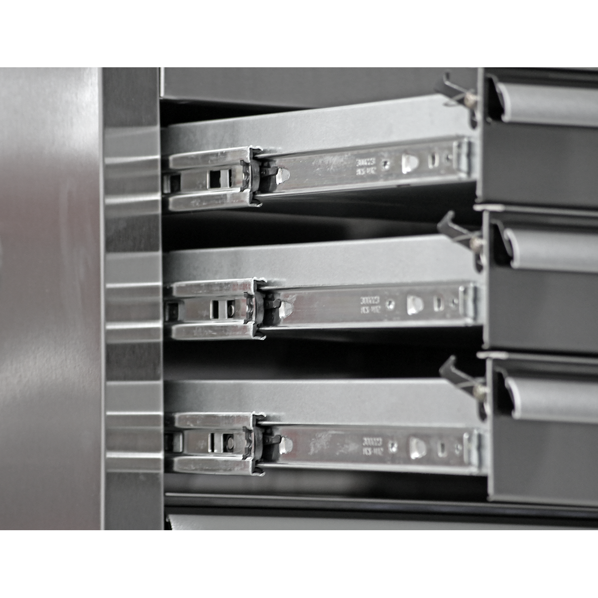 Premier™ Heavy-Duty Extra-Wide Rollcab 11 Drawer 1055mm - Stainless Steel