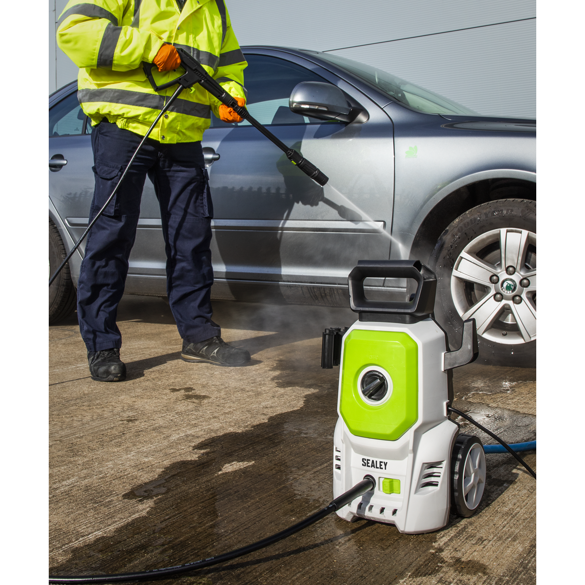 Pressure Washer with Snow Foam 100bar 390L/hr