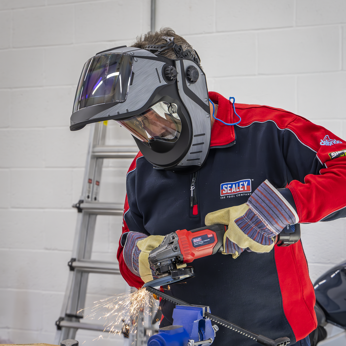 Auto Darkening Solar Powered Flip-Up Welding Helmet Shade 9-13