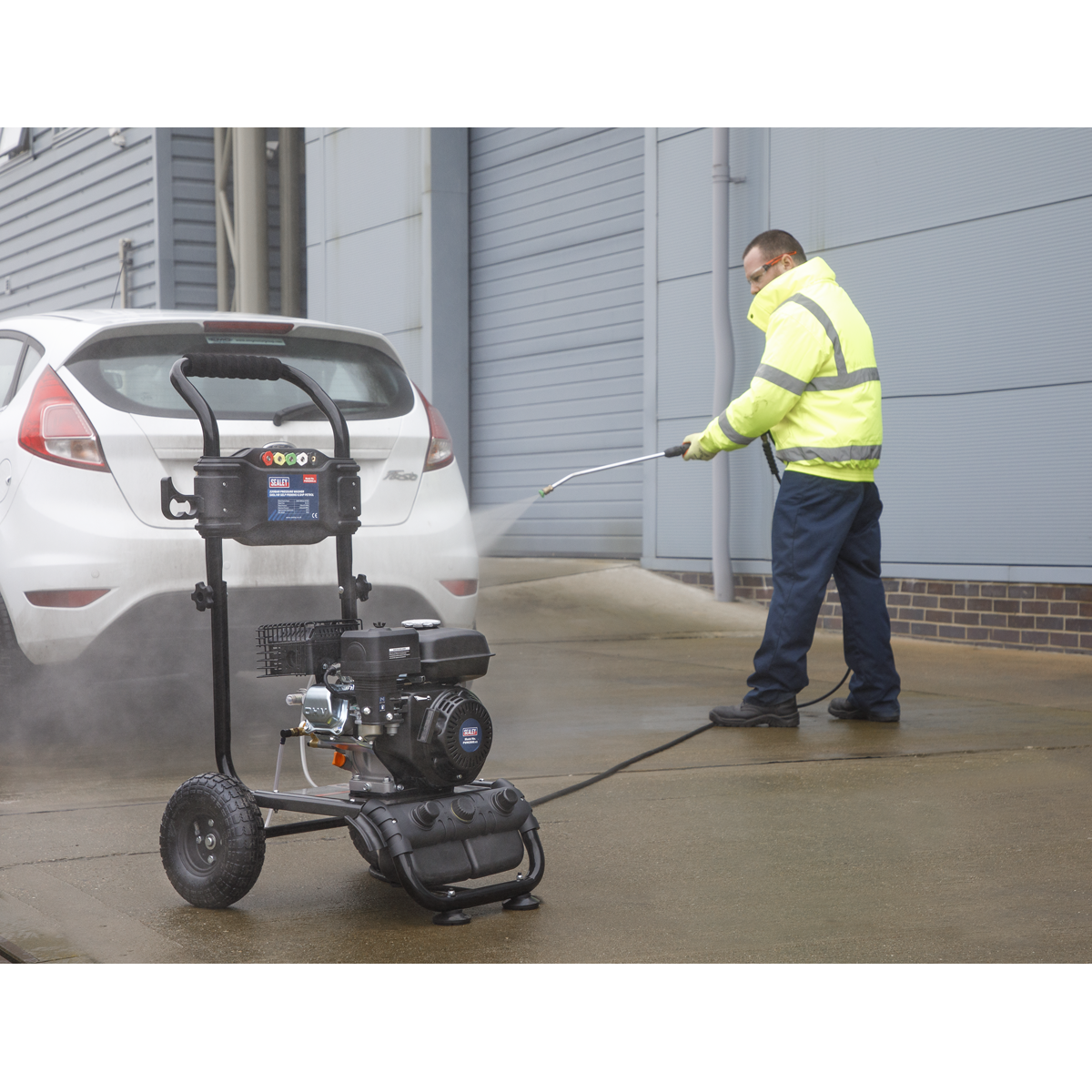 Pressure Washer 220bar 540L/hr 6.5hp - Petrol
