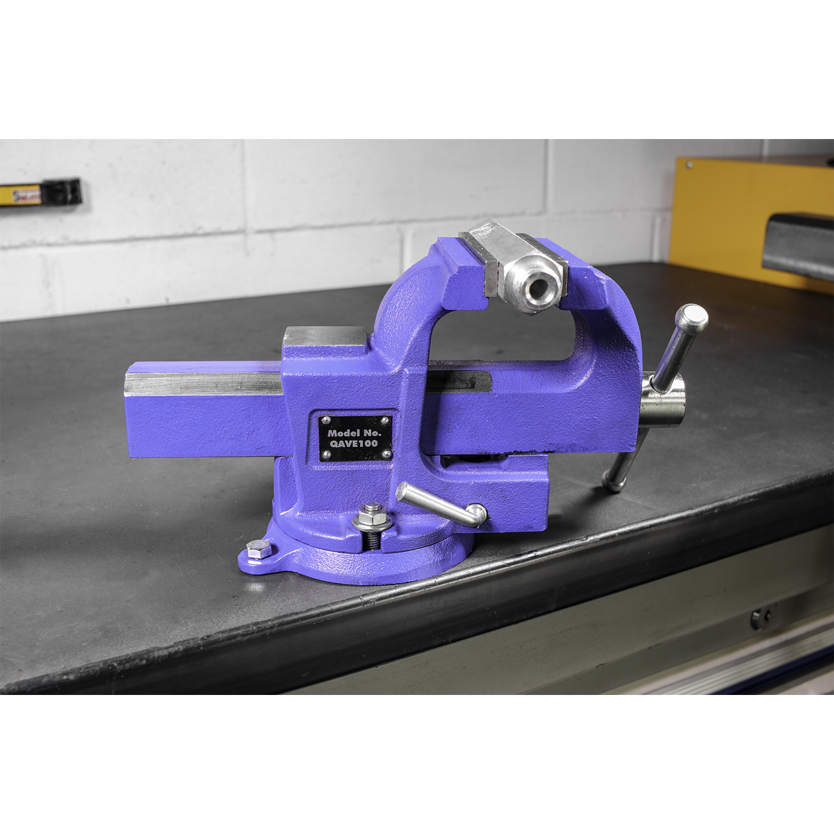 Quick Action Cast Iron Vice with Swivel Base