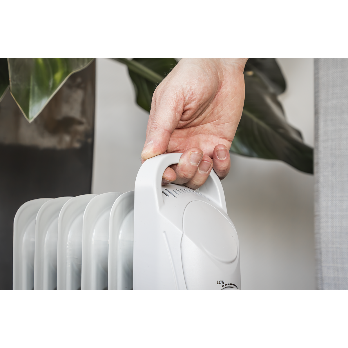 6-Element Oil-Filled Mini Radiator 800W/230V