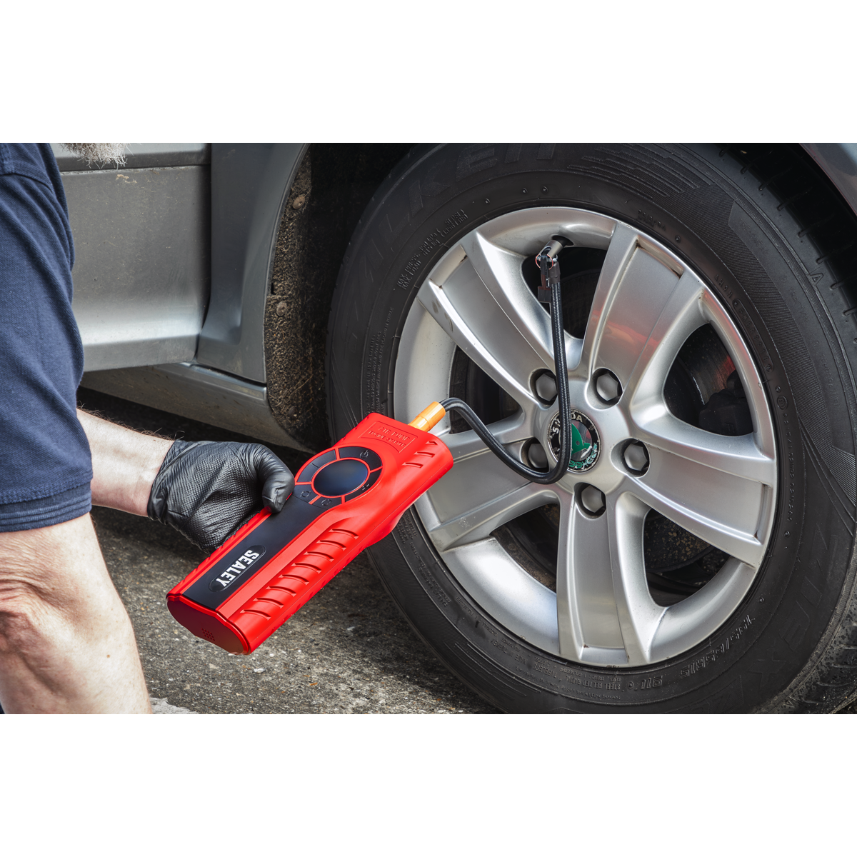 RoadStart® 12V Jump Starter & Tyre Inflator 1200A