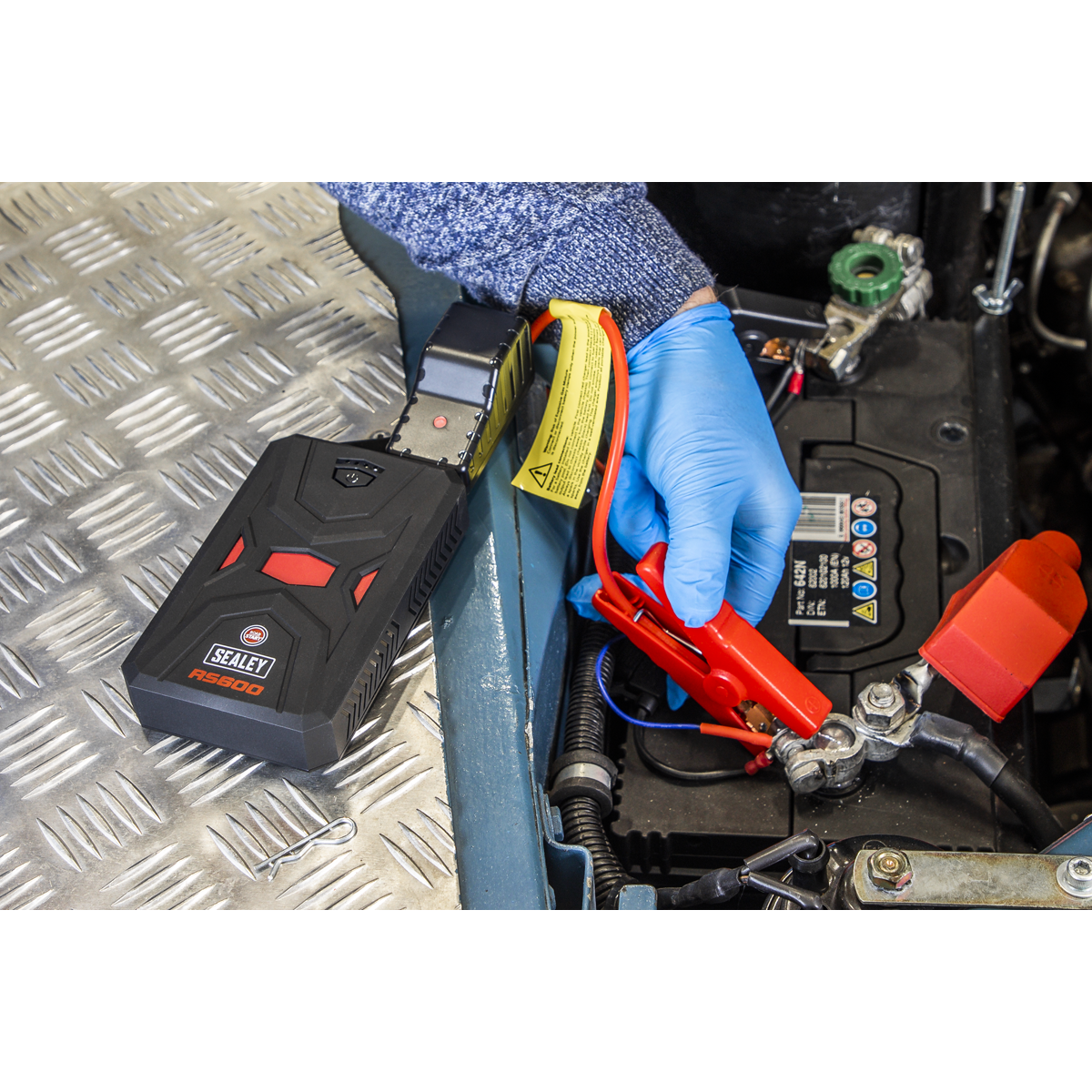 RoadStart® 12V Lithium-ion Jump Starter Power Pack