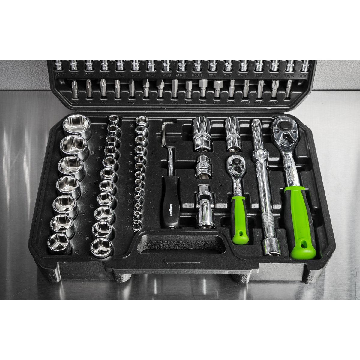 Siegen Socket Set 1/4" & 1/2"Sq Drive 94pc