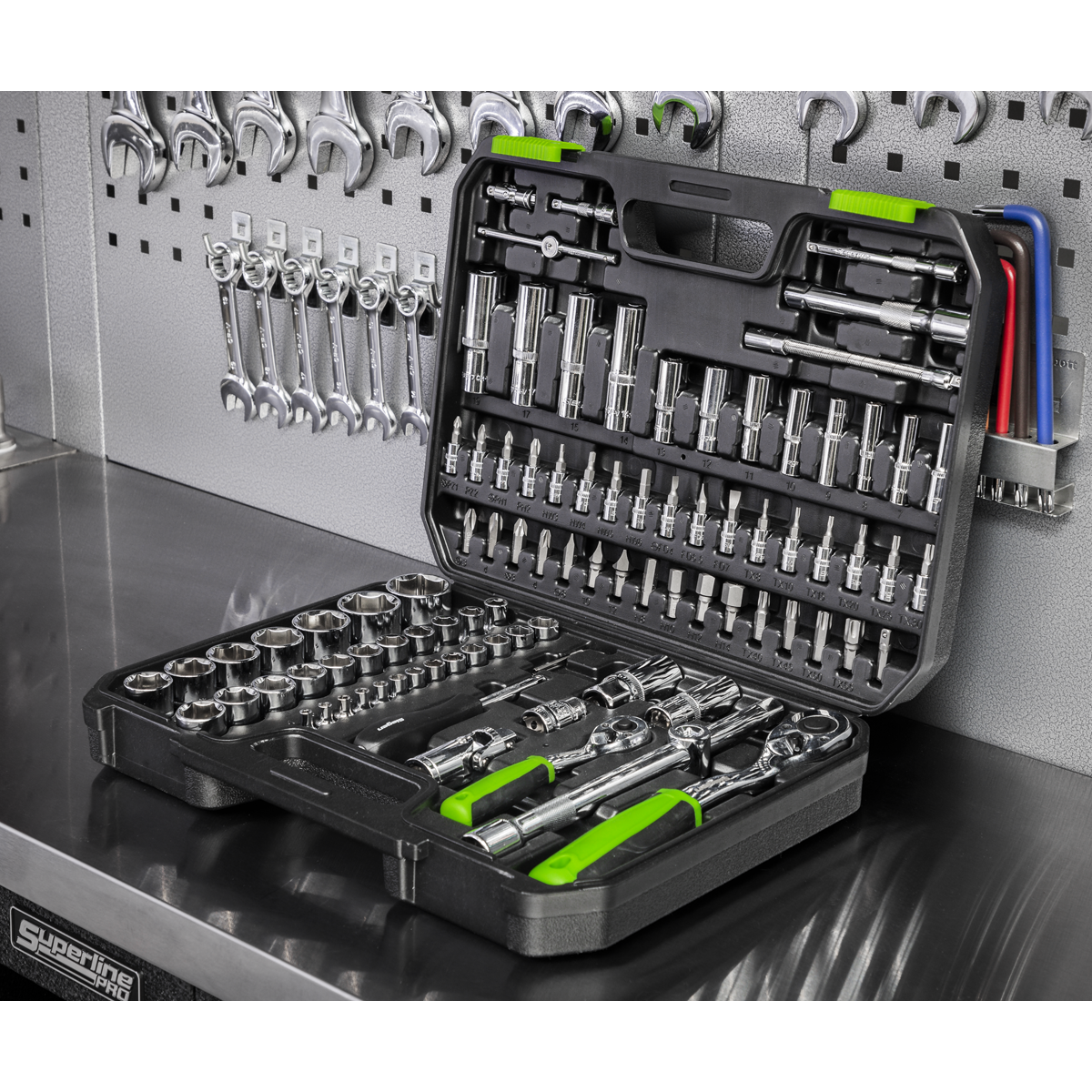 Siegen Socket Set 1/4" & 1/2"Sq Drive 94pc