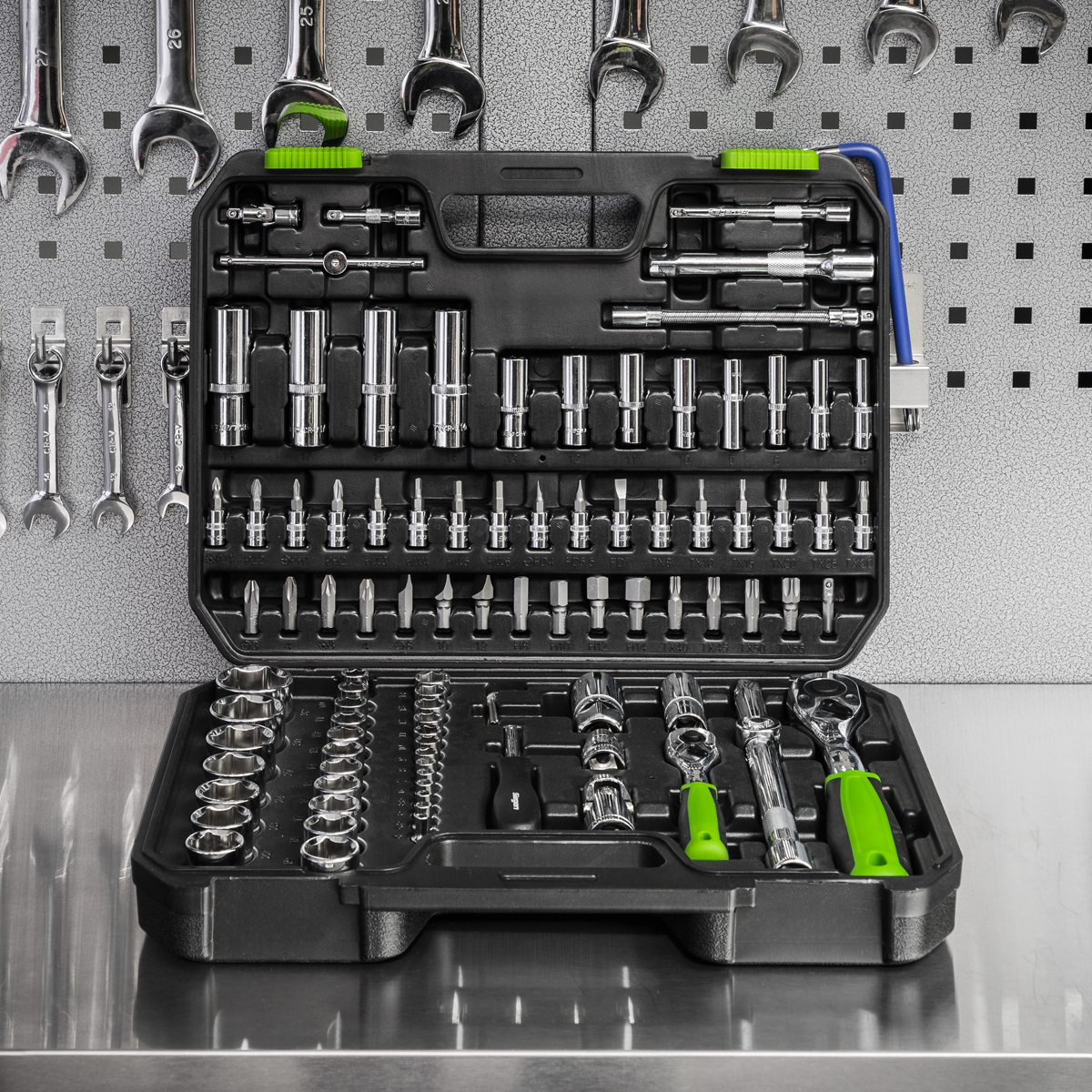 Siegen Socket Set 1/4" & 1/2"Sq Drive 94pc