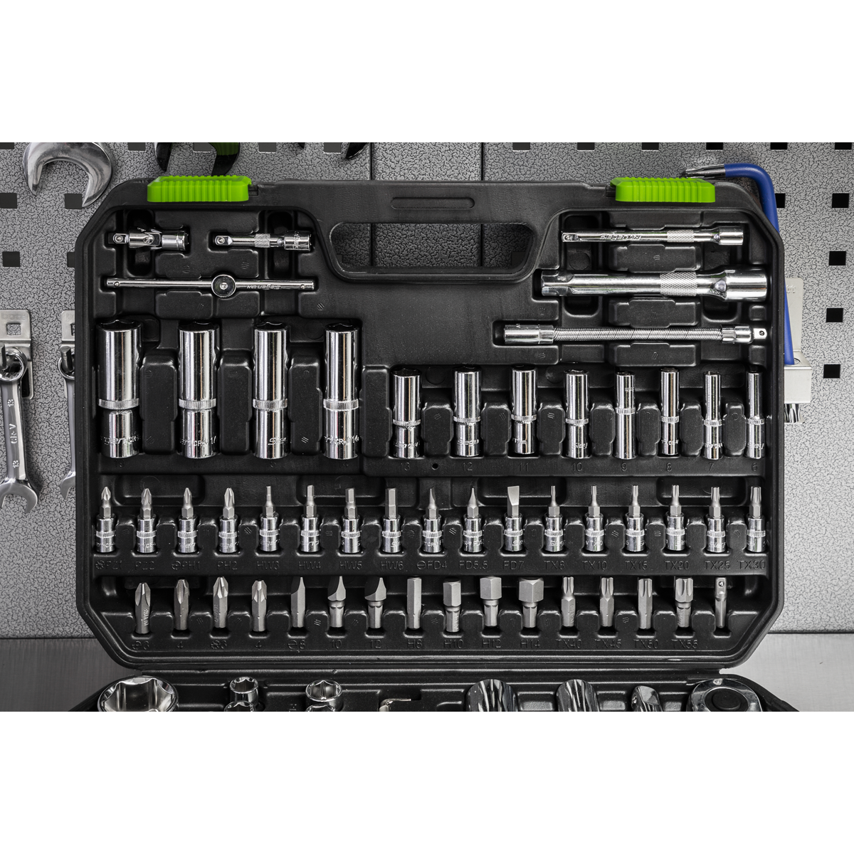 Siegen Socket Set 1/4" & 1/2"Sq Drive 94pc