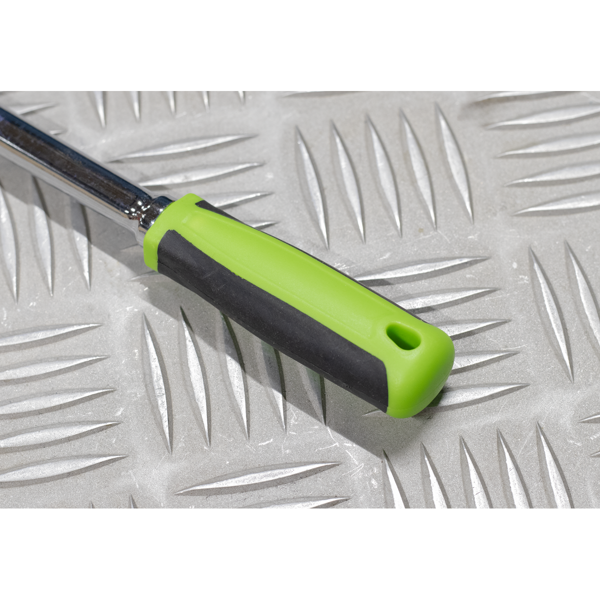 Siegen Extra-Long Ratchet Wrench with Flip Reverse 1/4"Sq Drive