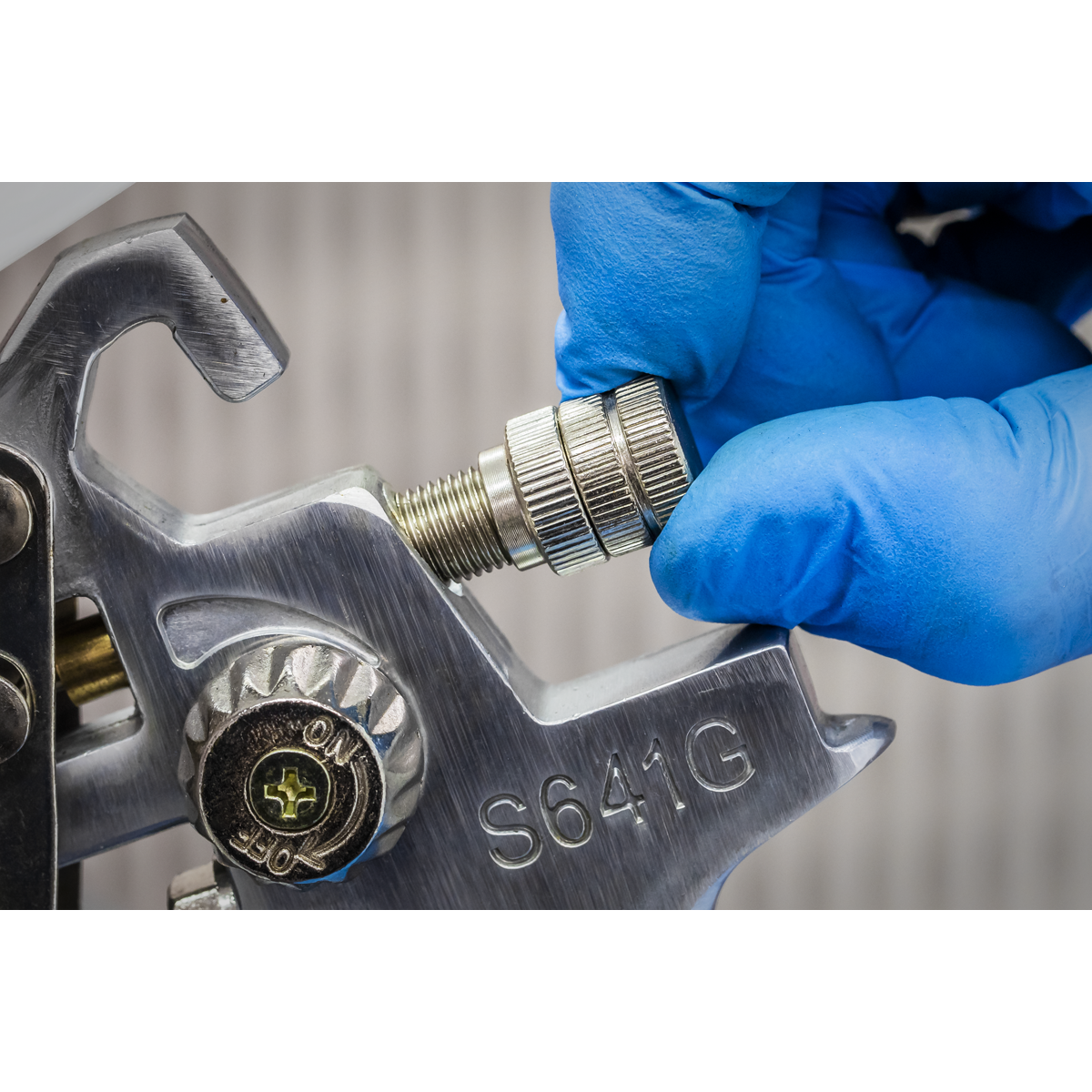 Siegen General-Purpose Gravity Feed Spray Gun 1.4mm Set-Up