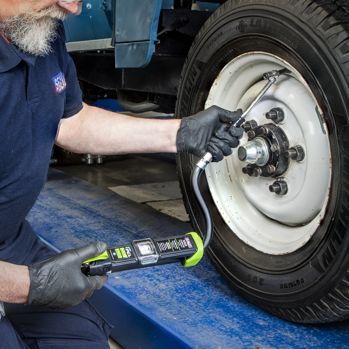 PCL Airlite Eco Tyre Inflator with Twin Push-On Connector