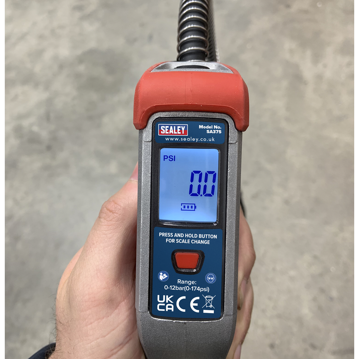 Digital Tyre Inflator with 2.7m Hose & Clip-On Connector