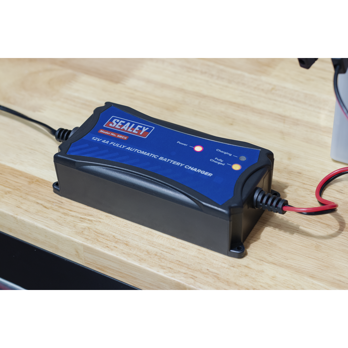 12V Fully Automatic Battery Maintainer/Charger 4A
