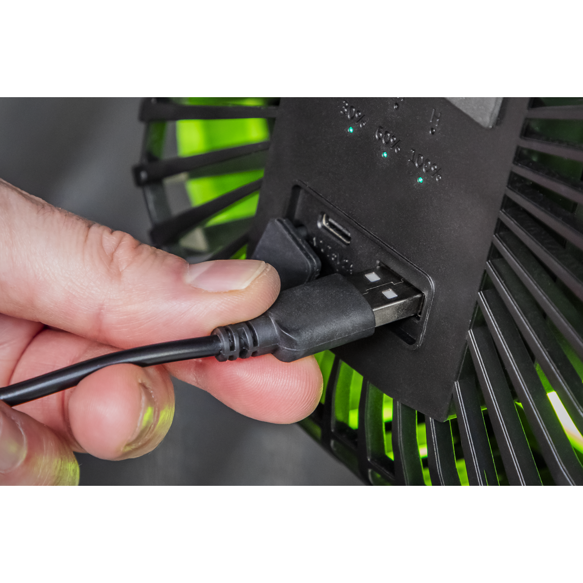 4-Speed Portable Clip Fan with Worklight 8"