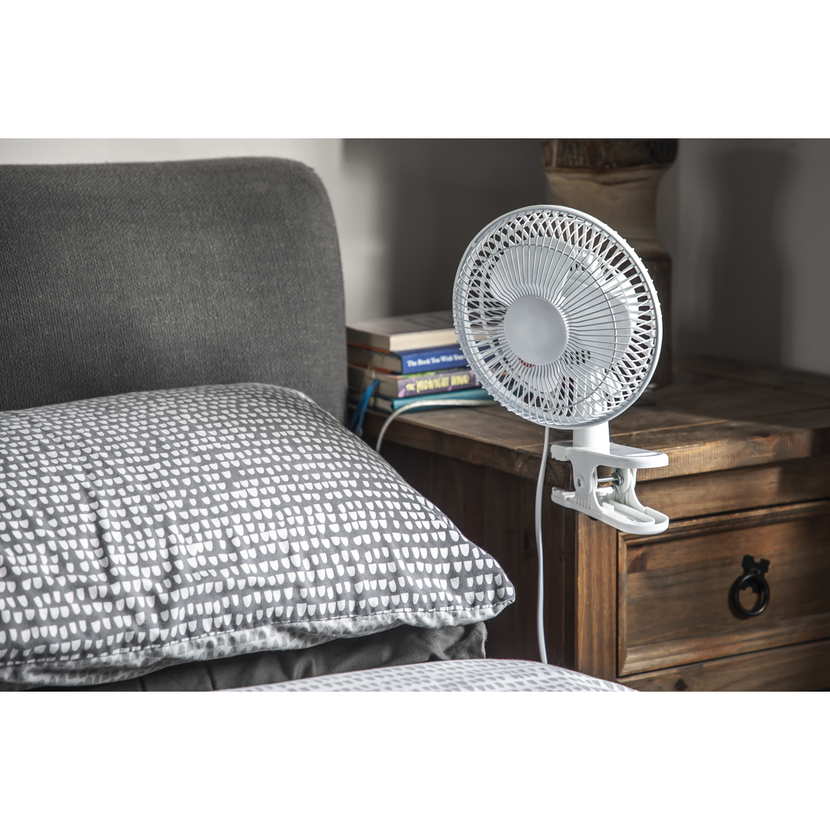 2-Speed Clip-On Fan 8" 230V