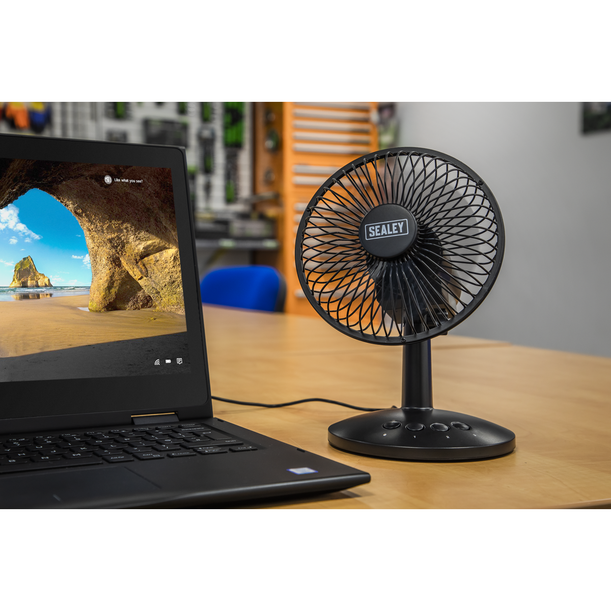 3-Speed Oscillating USB Desk Fan 6"