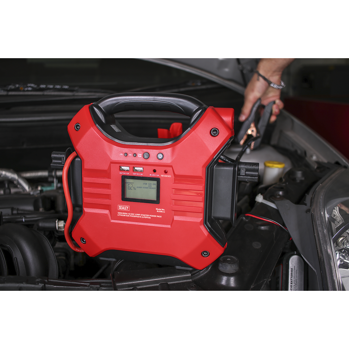 12/24V Jump Starter Power Pack Lithium-ion Phosphate (LiFePo4) 1200/600 Peak Amps