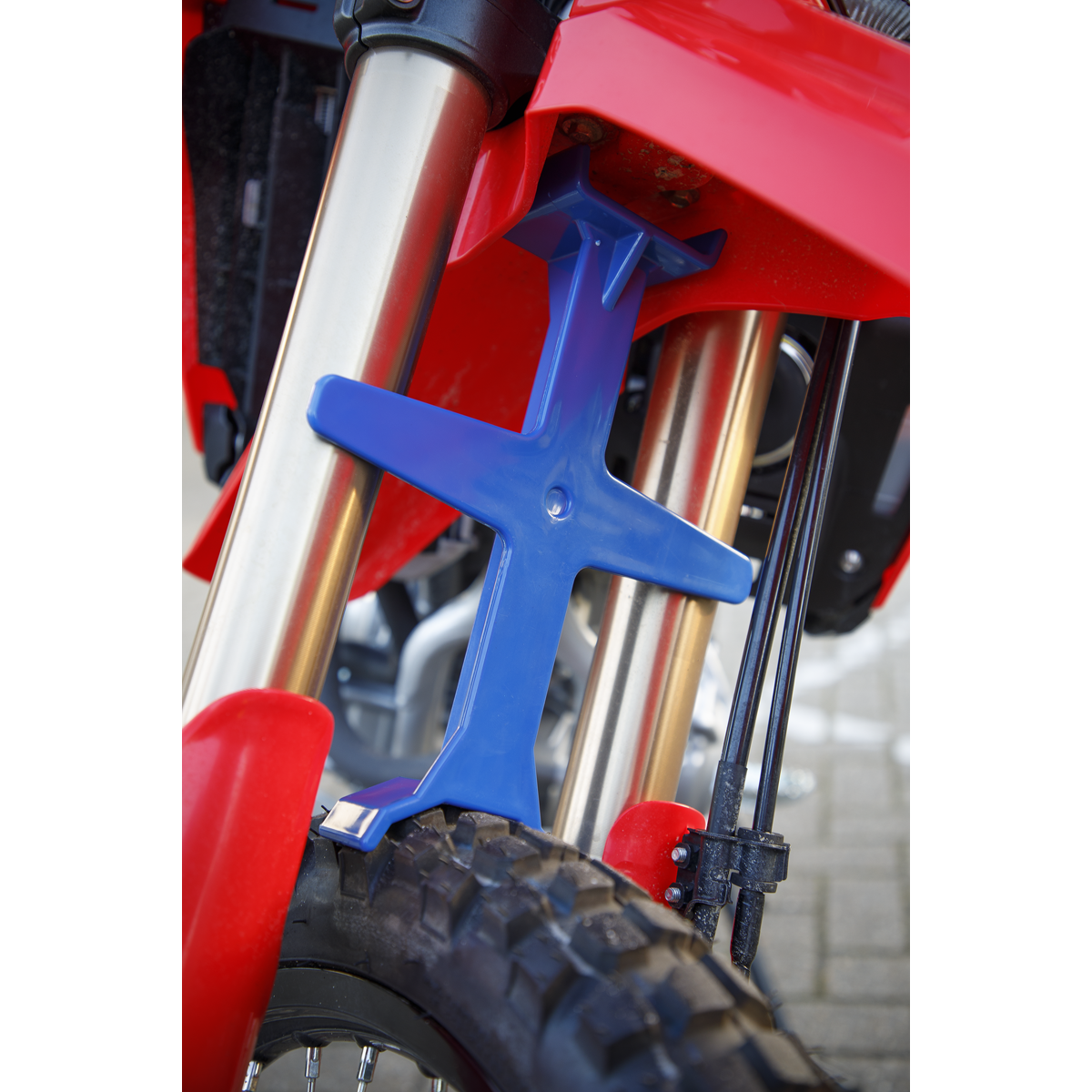Anti-Dive Fork Brace