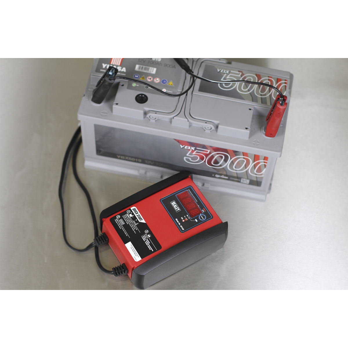 12V Intelligent Speed Charge Battery Charger/Maintainer 10A