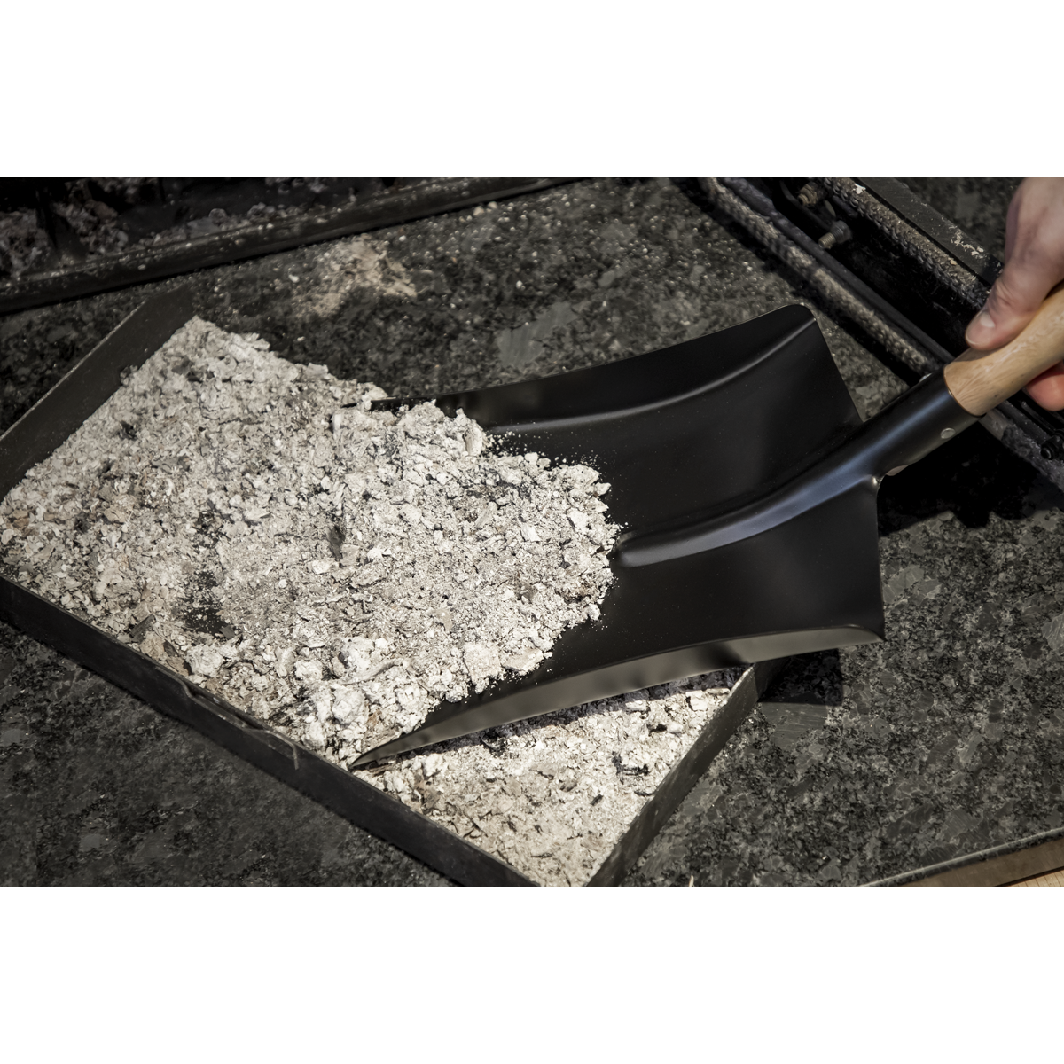 Coal shovel 8" with 228mm Wooden Handle