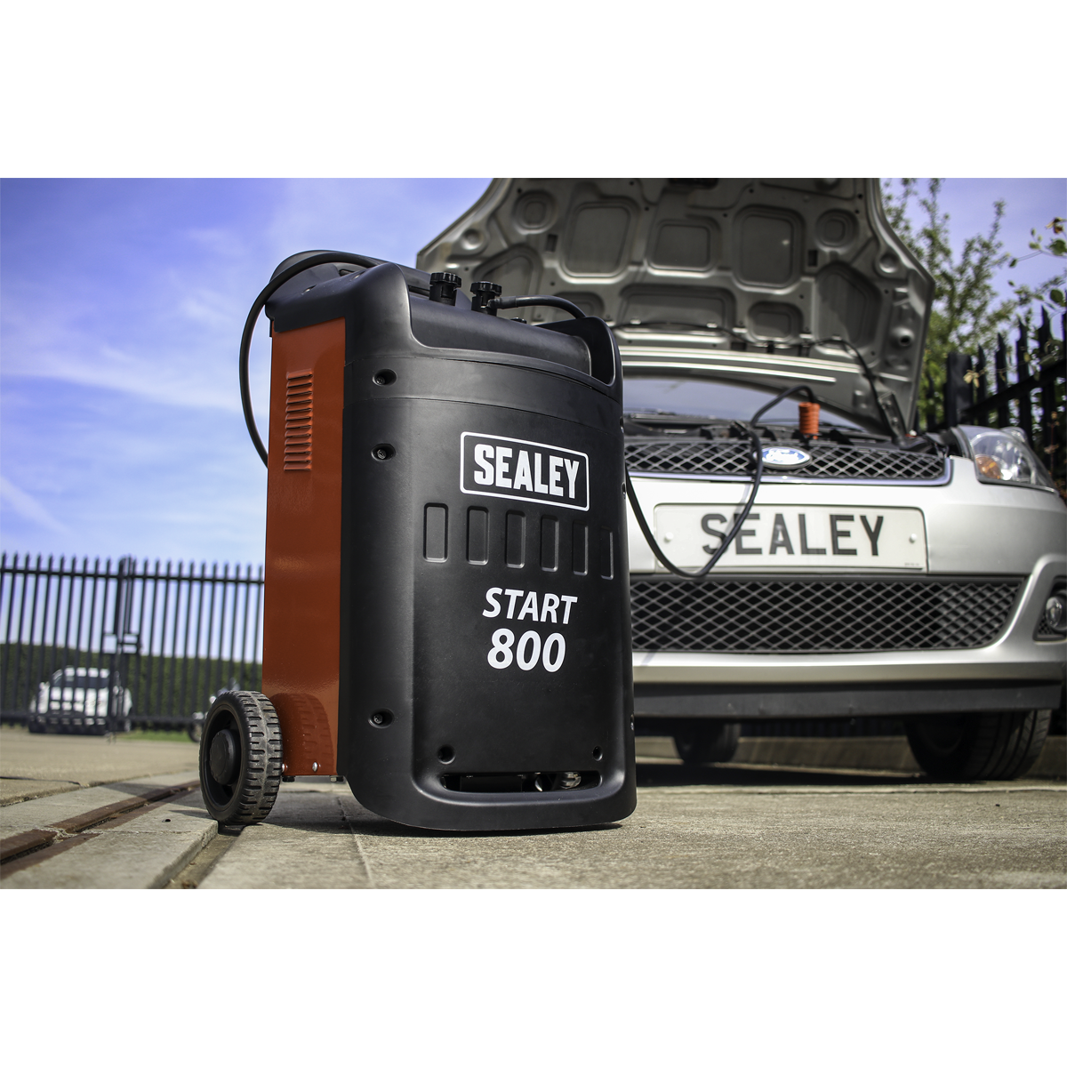 12/24V Starter/Charger 800/110A 400V