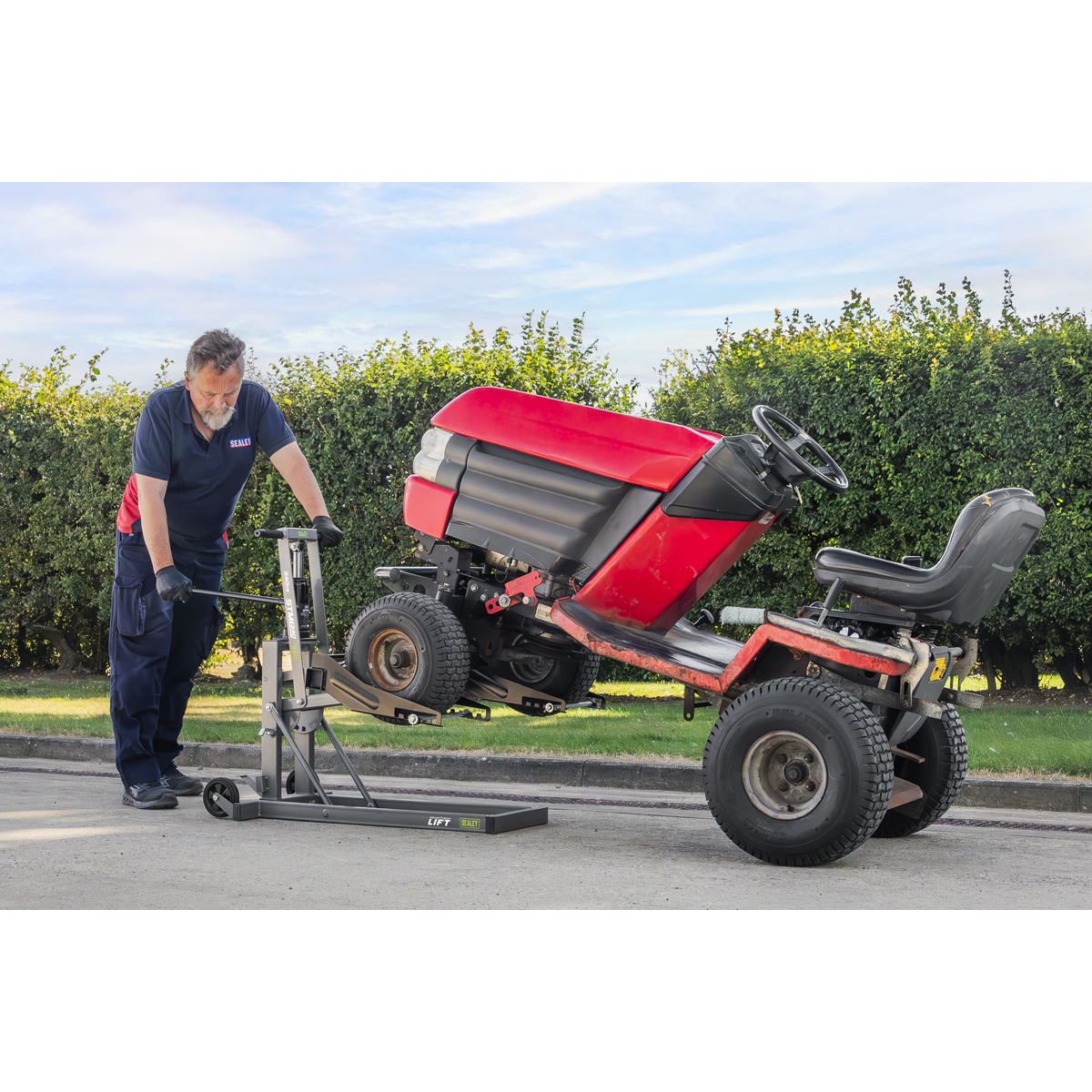 Hydraulic Mower/Tractor Lift 340kg Capacity