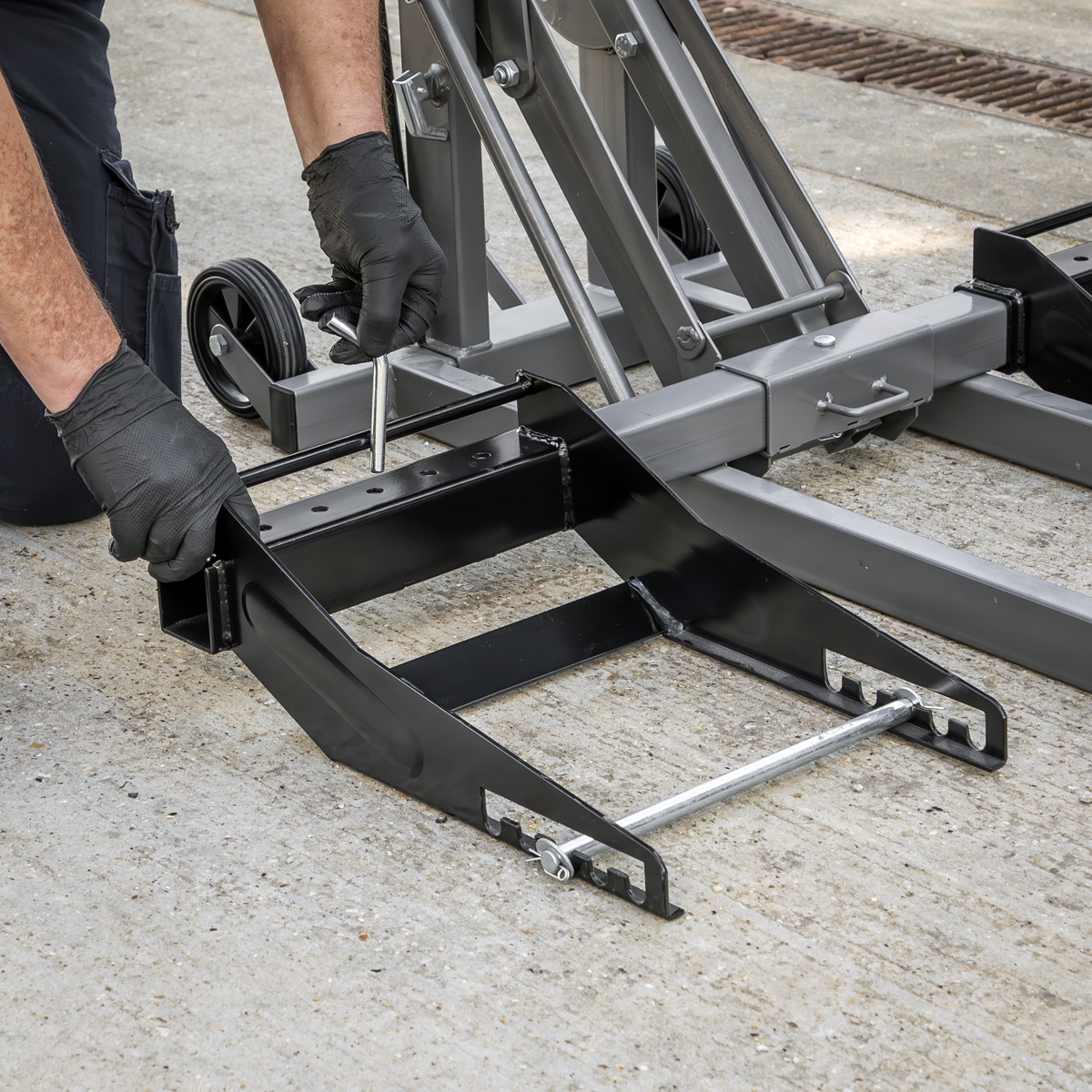 Hydraulic Mower/Tractor Lift 340kg Capacity