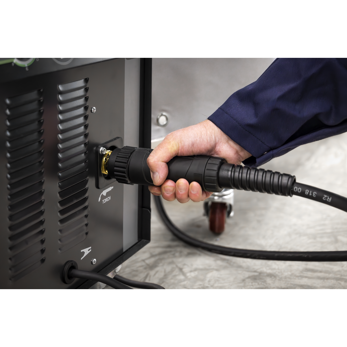 Professional Gas/Gasless MIG Welder with Binzel® Euro Torch 180A 230V