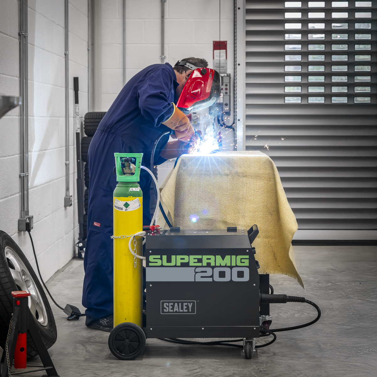 Professional Gas/Gasless MIG Welder with Binzel® Euro Torch 200A 230V