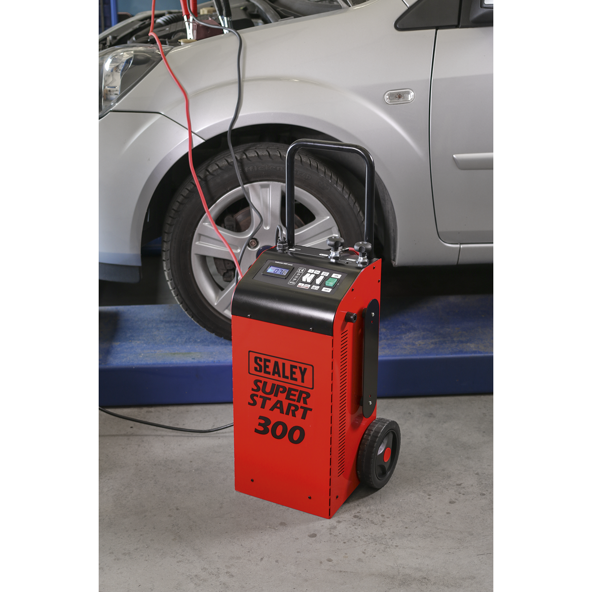 12/24V Starter/Charger 300A