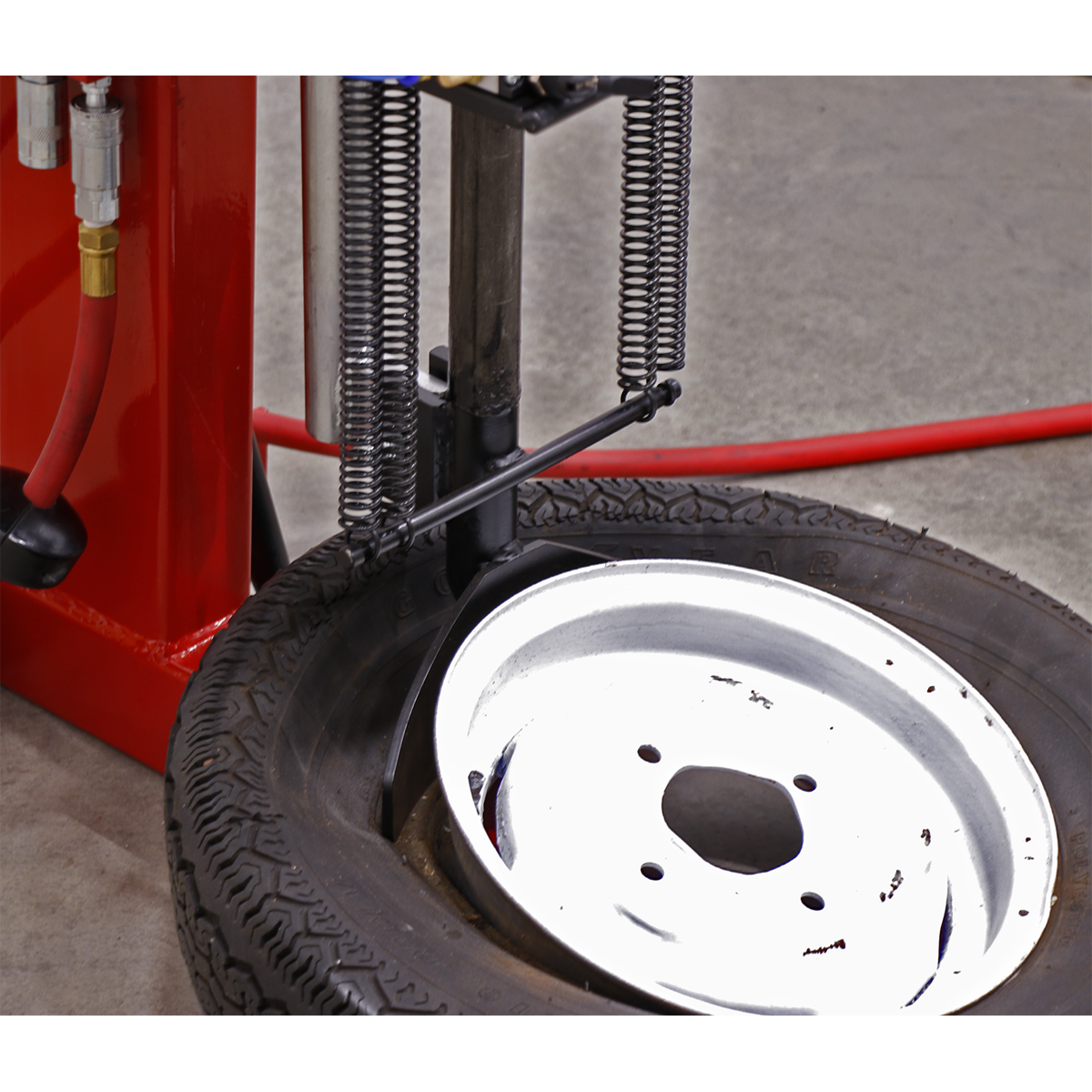 Pneumatic/Manual Tyre Changer