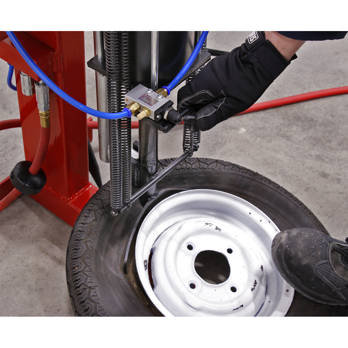 Pneumatic/Manual Tyre Changer