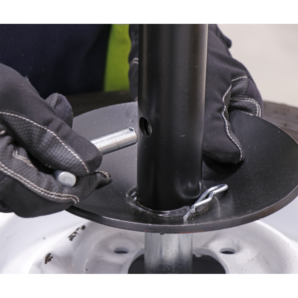 Pneumatic/Manual Tyre Changer