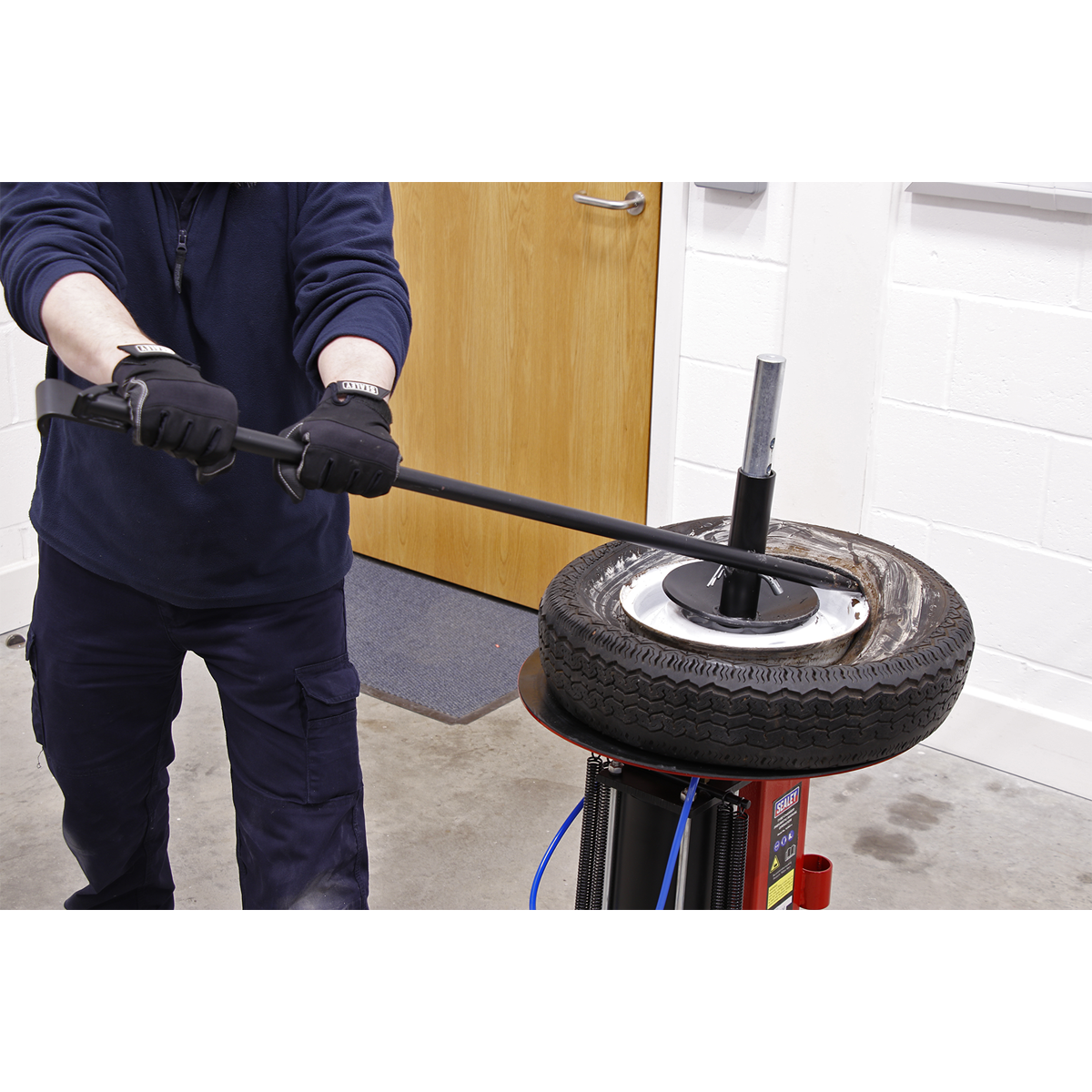 Pneumatic/Manual Tyre Changer