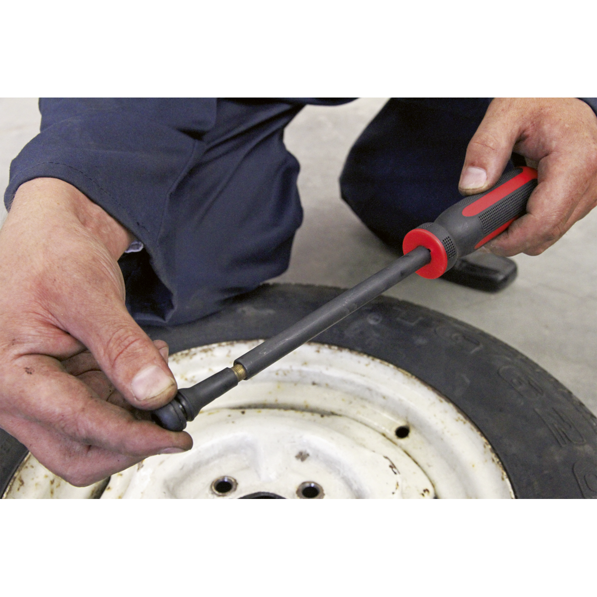 Tyre Valve Removal/Installation Tool