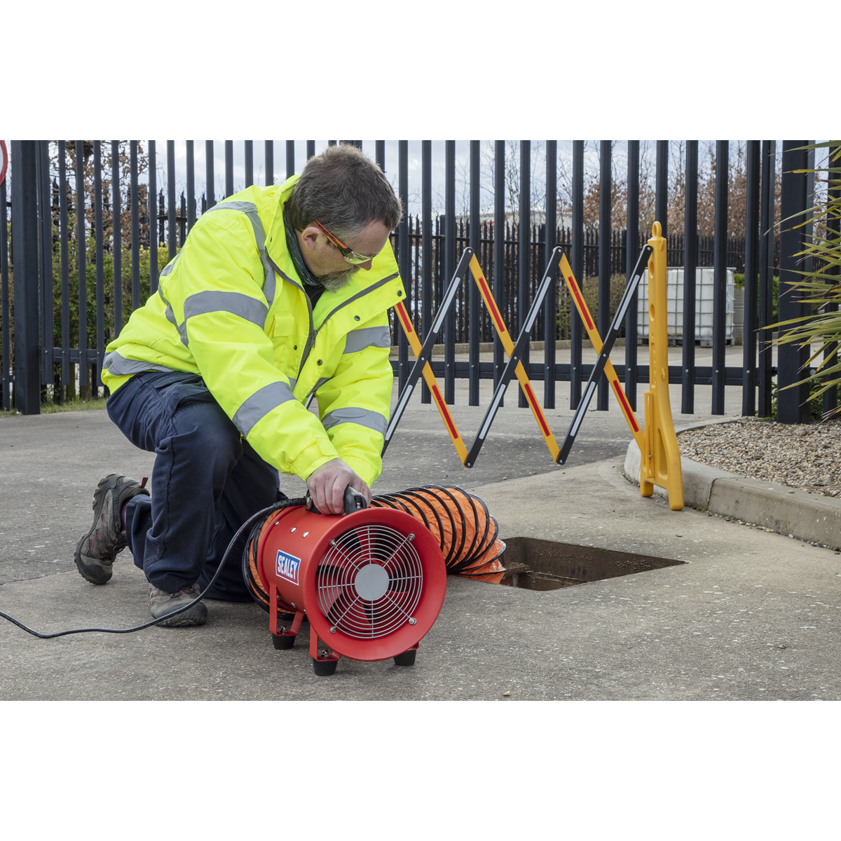 Portable Ventilator with 5m Ducting 200mm