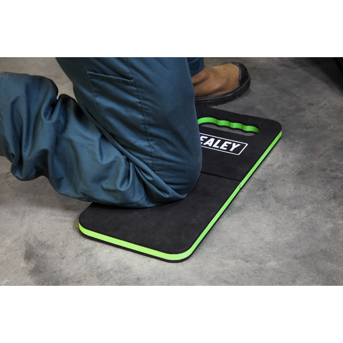 Folding Mechanic's Kneeling Mat 23mm