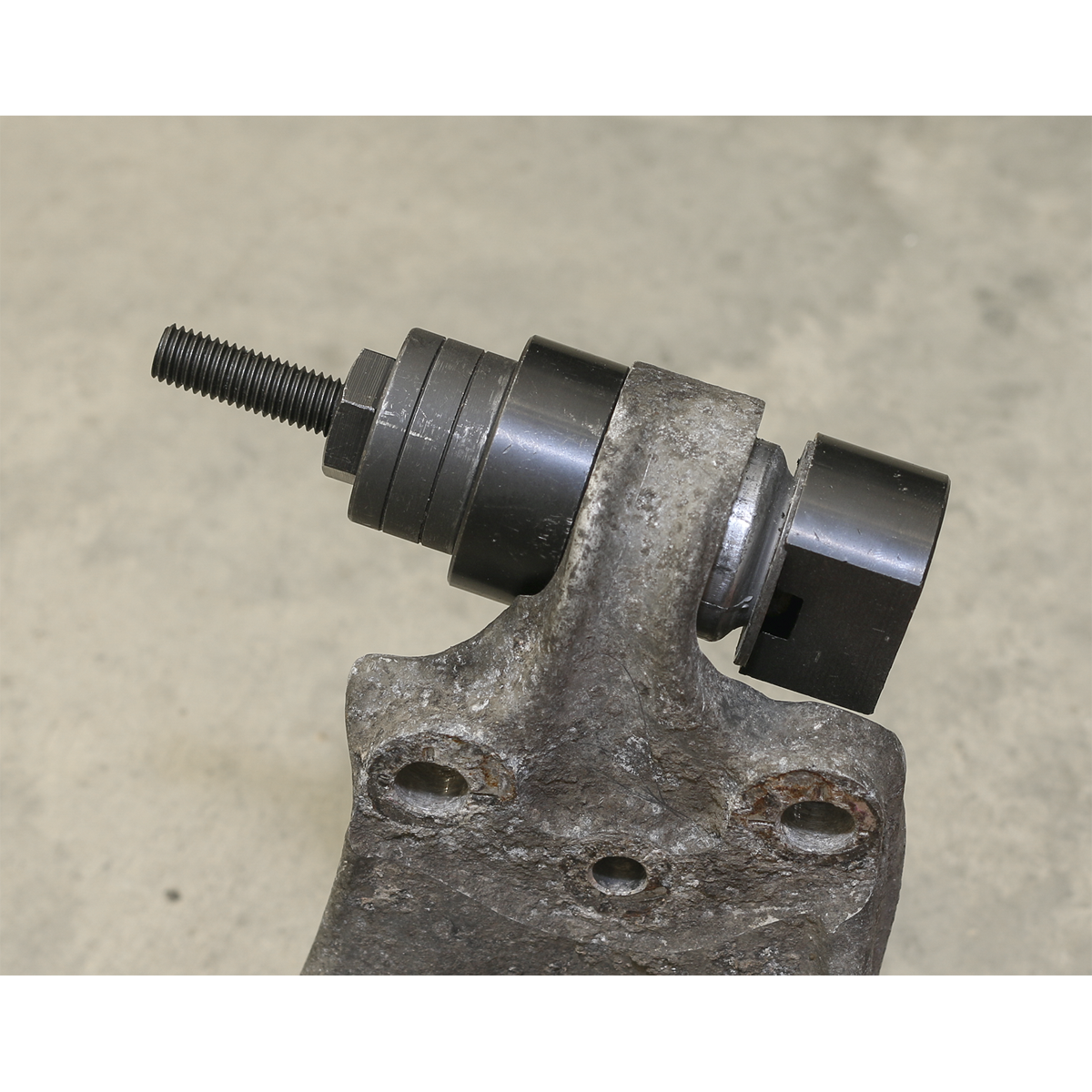 Front Pivot Arm Bush Tool for Peugeot 407/508, Citroen C5/C6