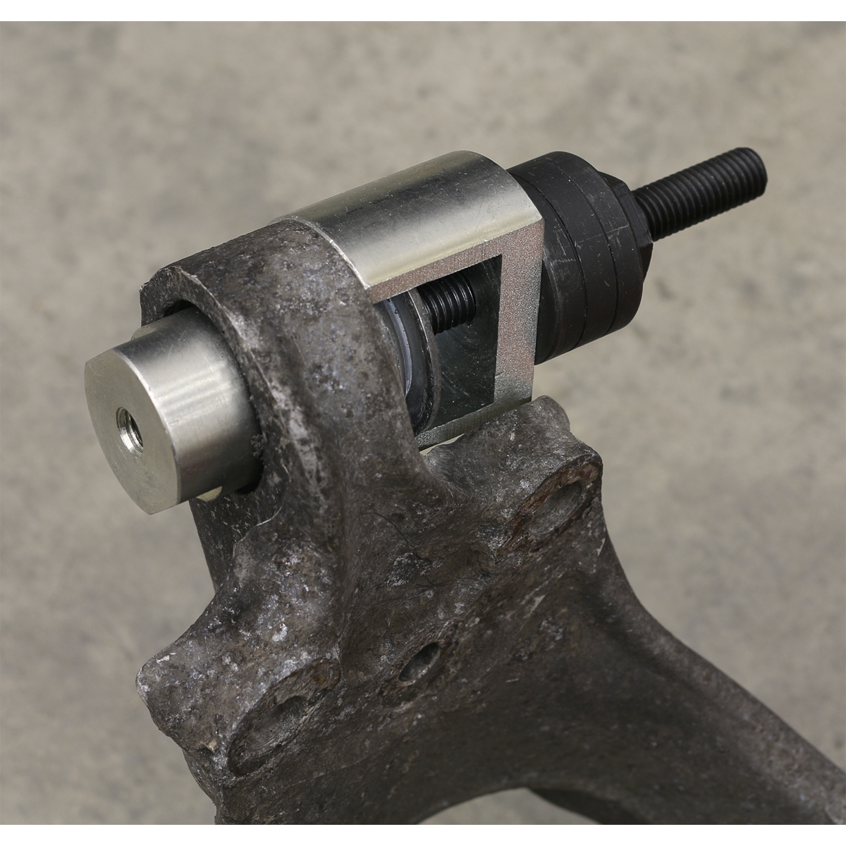 Front Pivot Arm Bush Tool for Peugeot 407/508, Citroen C5/C6