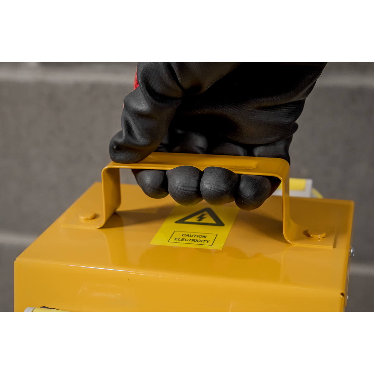 4-Way Splitter Box 110V