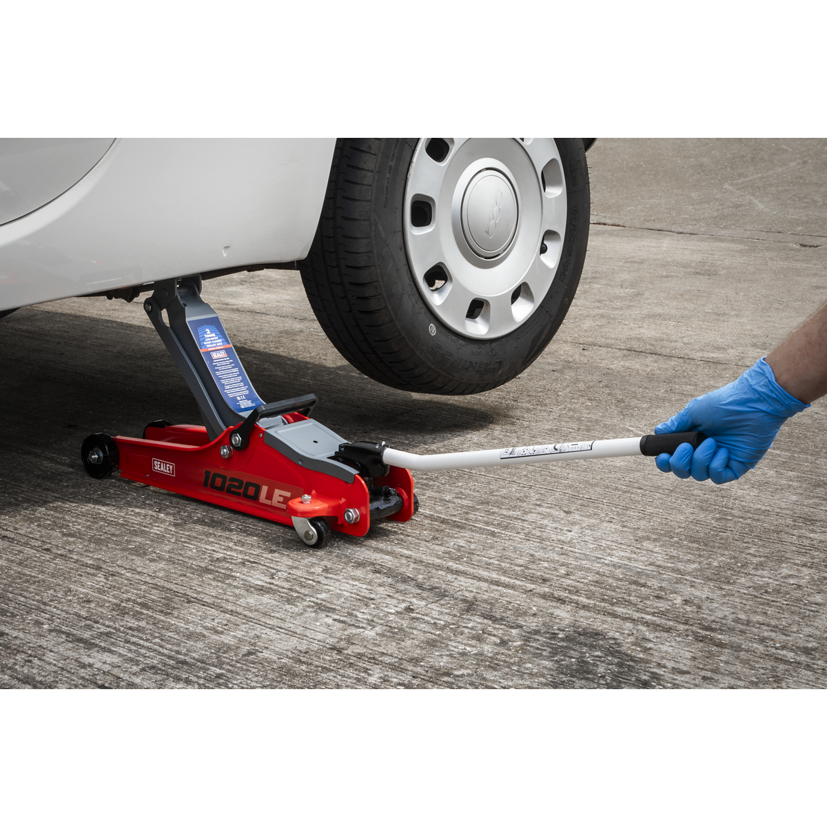 Low Profile Short Chassis Trolley Jack 2 Tonne