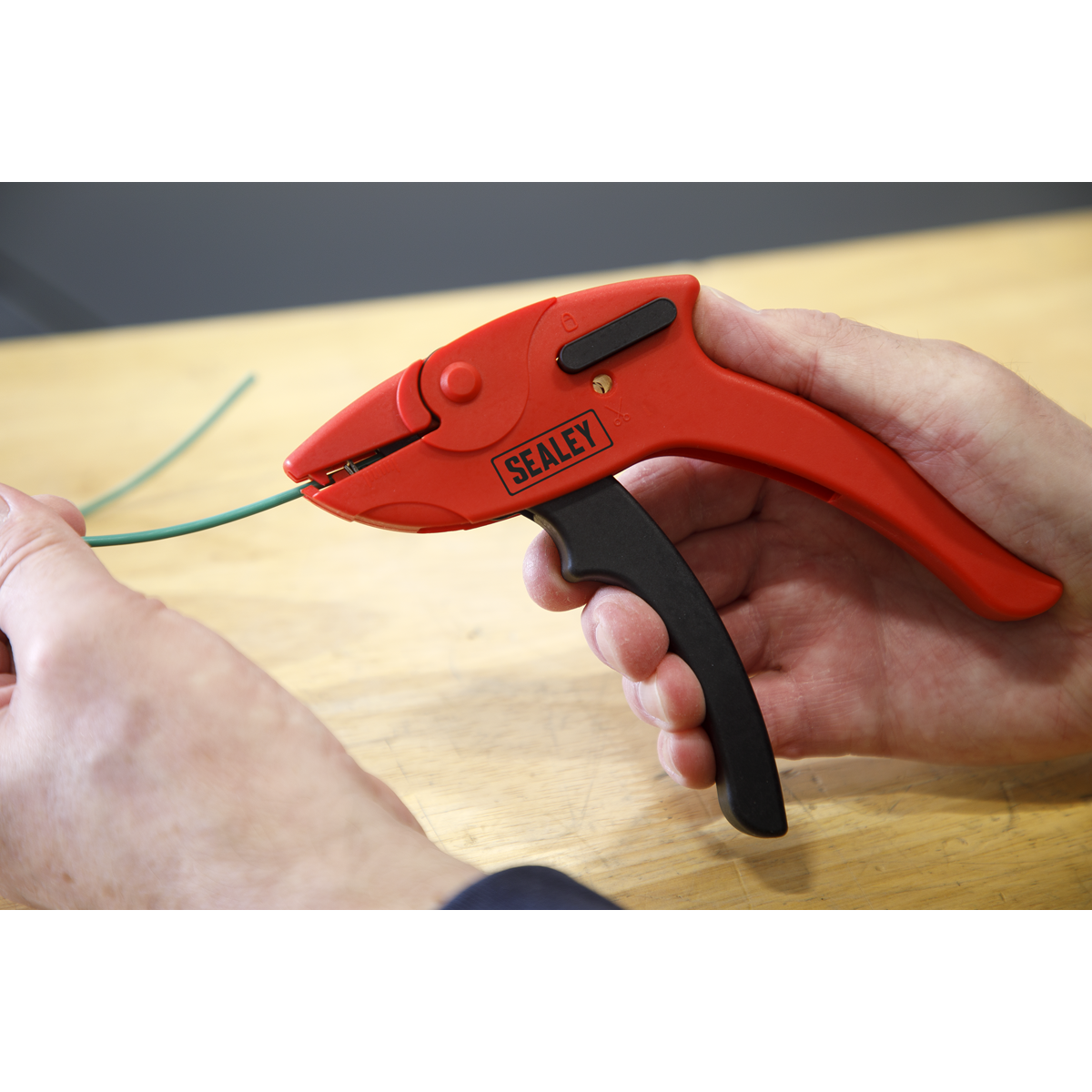 Automatic Pistol Grip Wire Stripping Tool